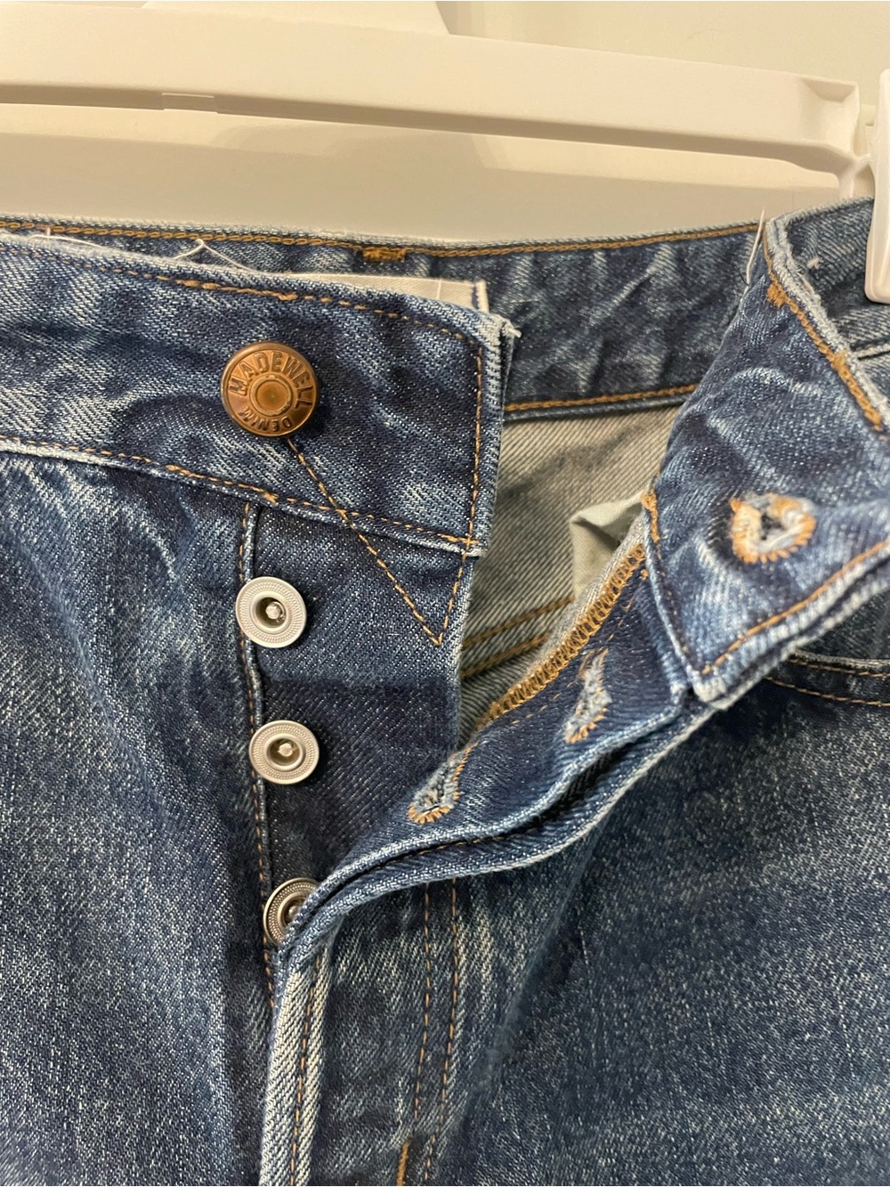 Madewell - The Darted Barrel-Leg Jean - Dark Blue - Picture 6 of 7